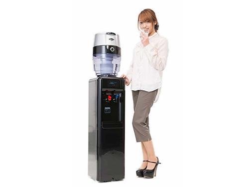 水道水を使って「ミネラル水素水」を生成するウォーターサーバー